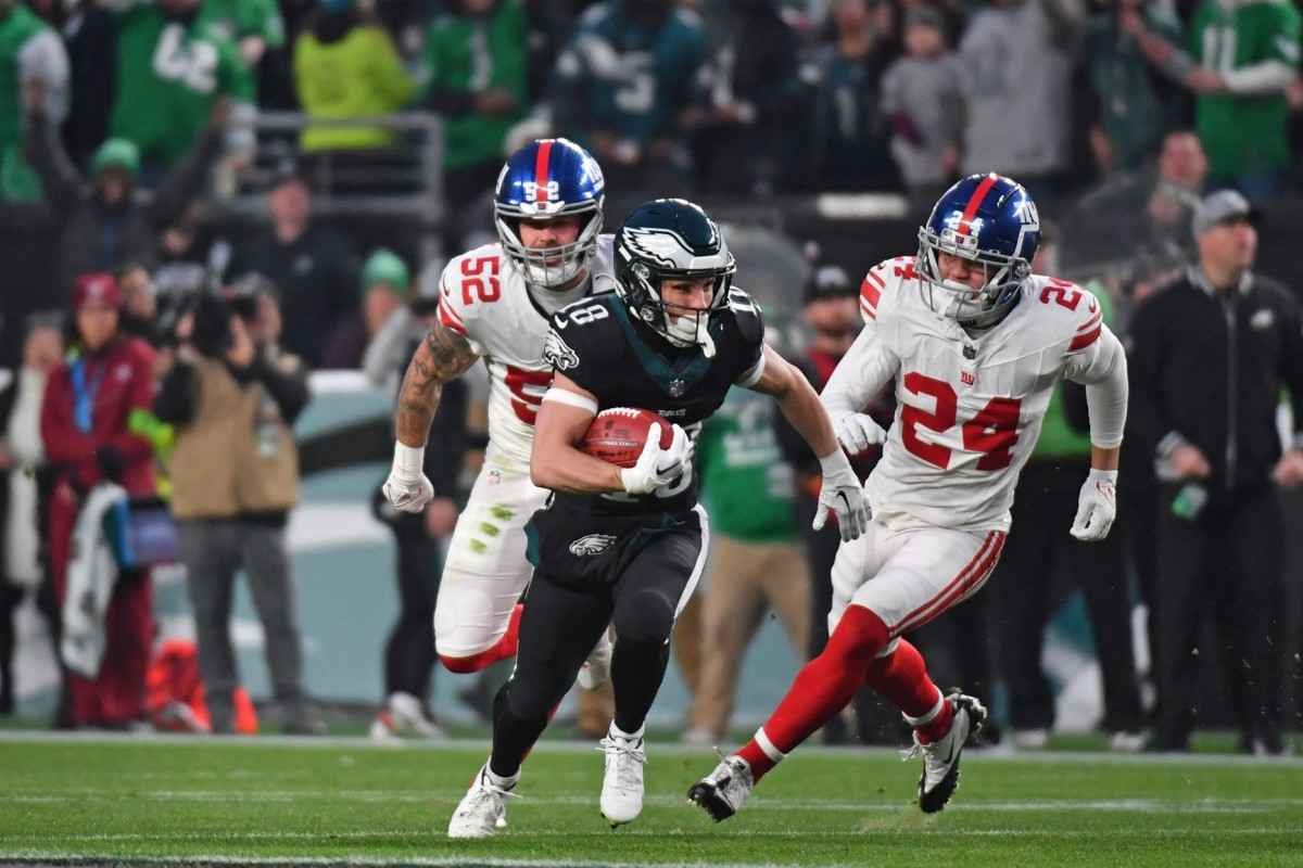 Eagles rookies shined in Giants win.