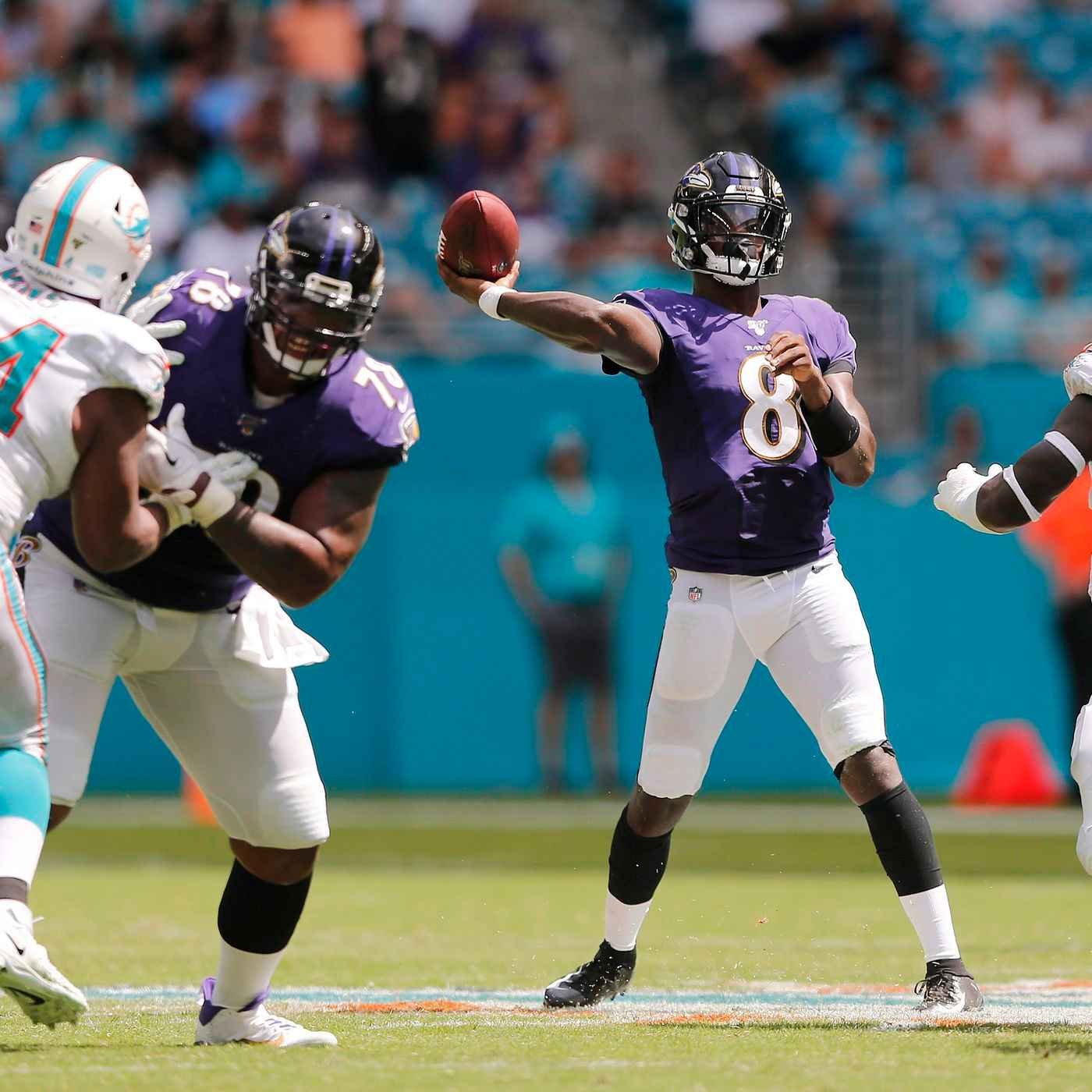Week 17 NFL picks: Ravens beat Dolphins in game of the week; Buccaneers win fifth straight. 