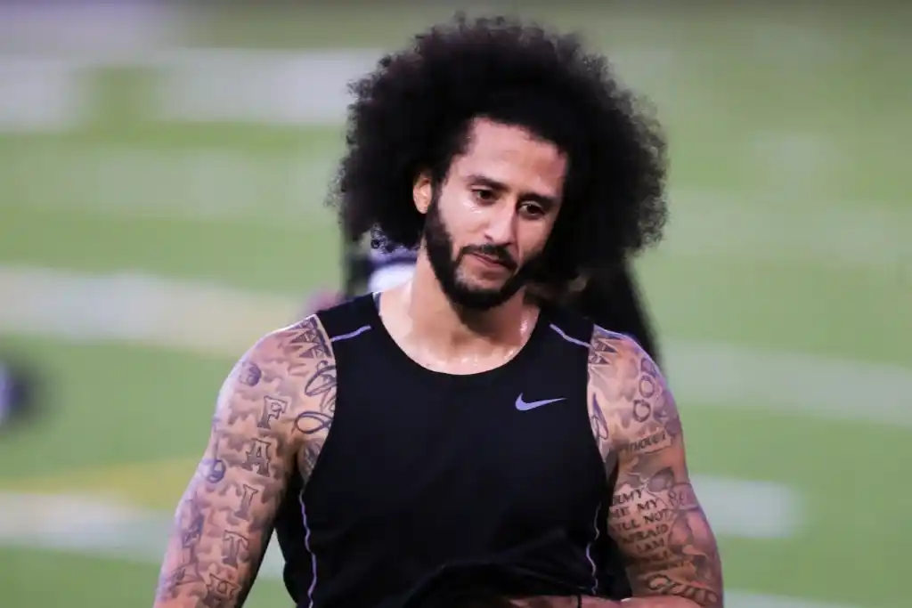 After Signing With $167,000,000,000 Giant, Colin Kaepernick Makes Offer Many Teams Can't Refuse